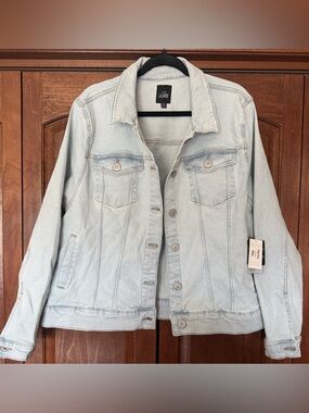 LuLaRoe Harvey Denim Jacket Light Wash Button Front NWT 3XL